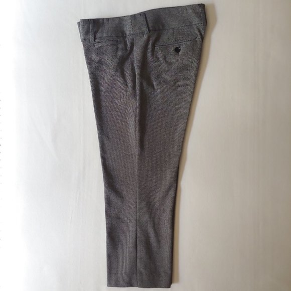 EXPRESS Design Studio Black & White Print Capri Pants Size 10 - Picture 6 of 8